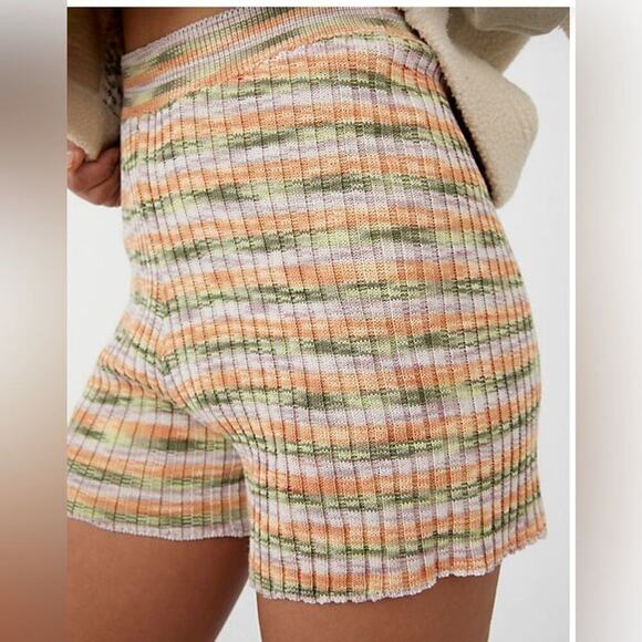 ANTHROPOLOGIE FREE PEOPLE AQUARIUS SWEATER SHORTS SIZE M - Picture 1 of 8